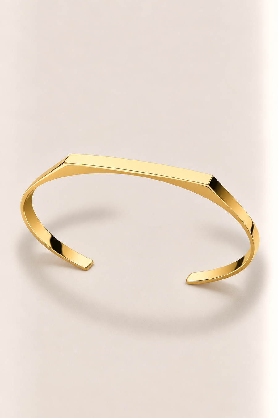 Le bracelet Monaco noir et or