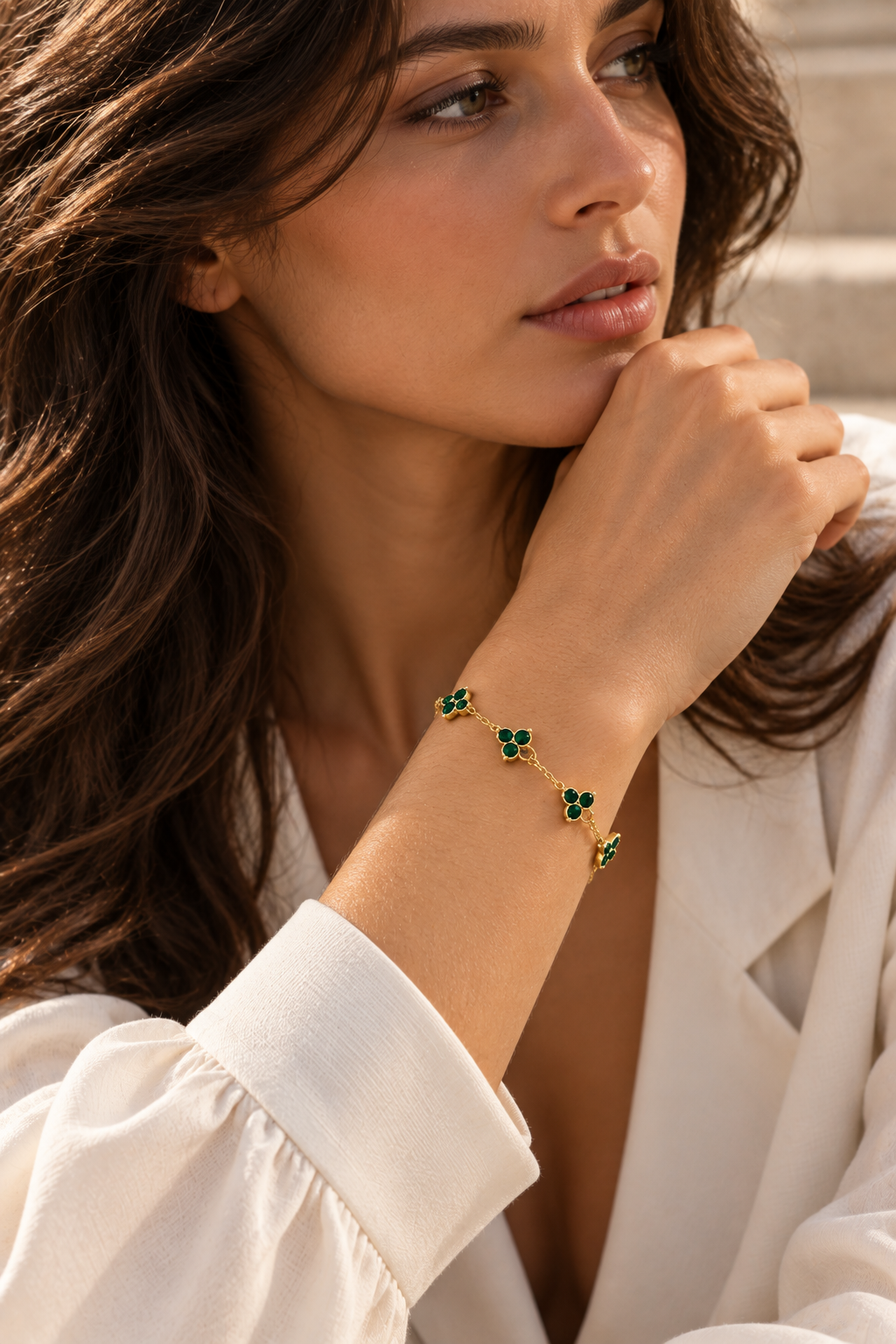 Le bracelet Monaco noir et or