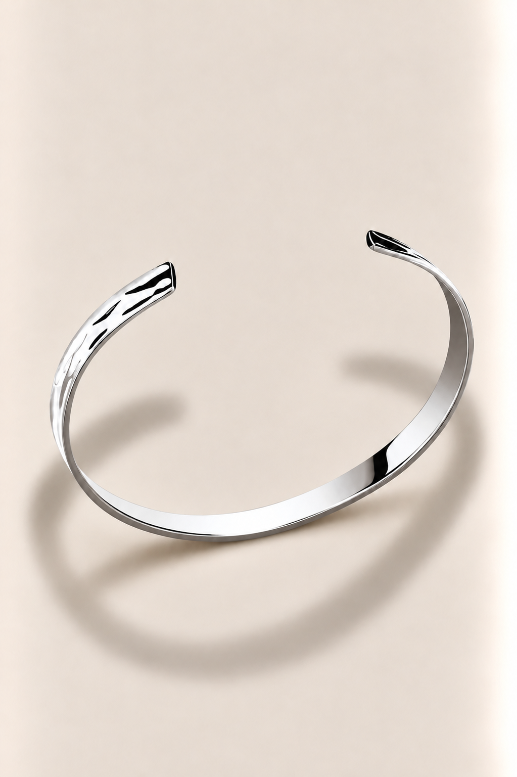 Le bracelet Monaco noir et or
