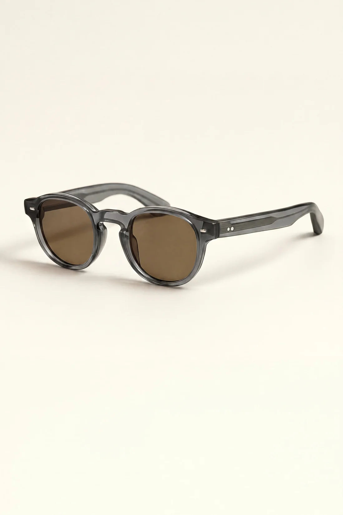 Les lunettes de soleil Monopoli Smoke Grey
