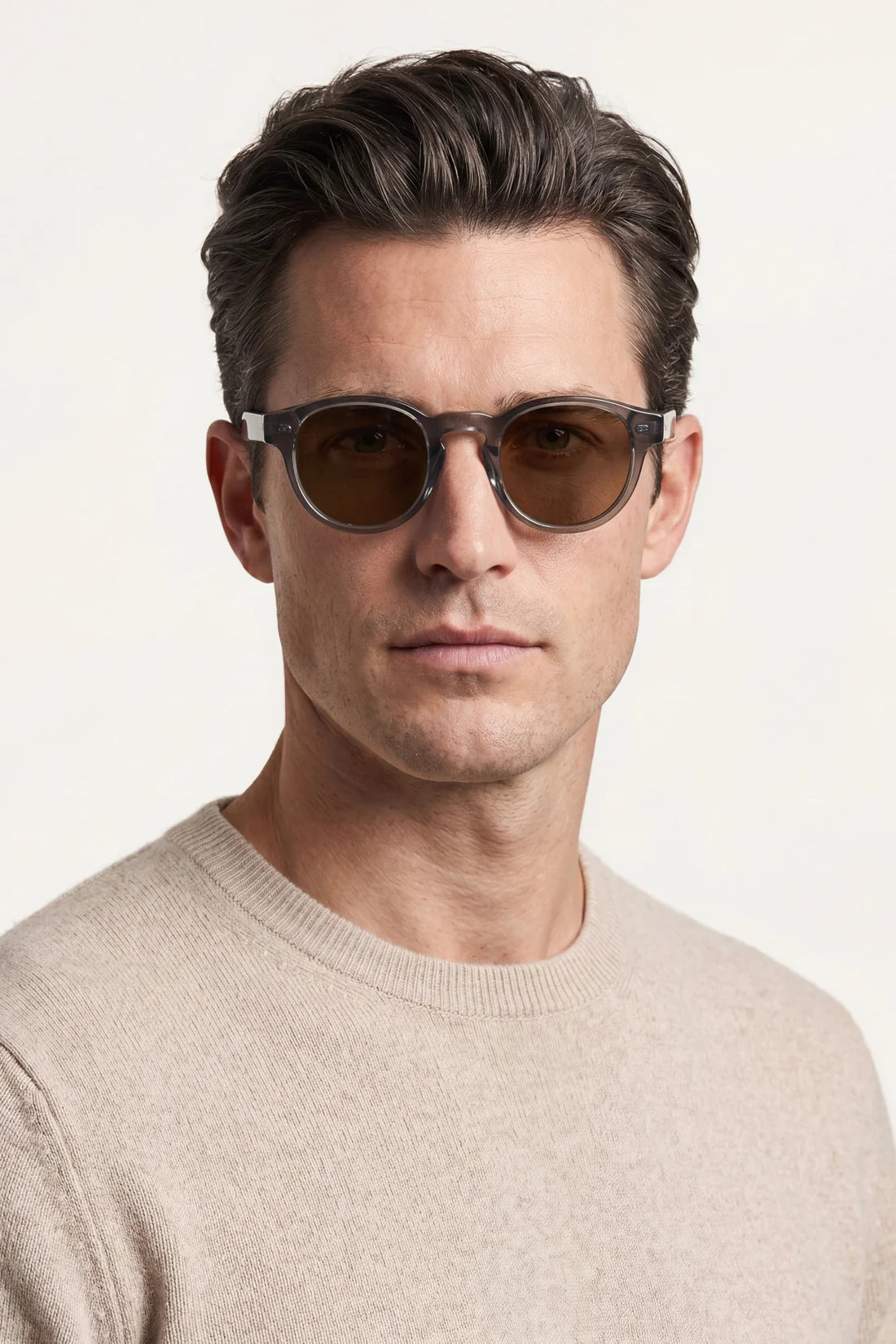 Les lunettes de soleil Monopoli Smoke Grey