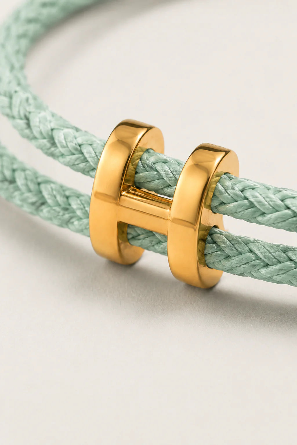 Le bracelet Monaco Menthe et Or