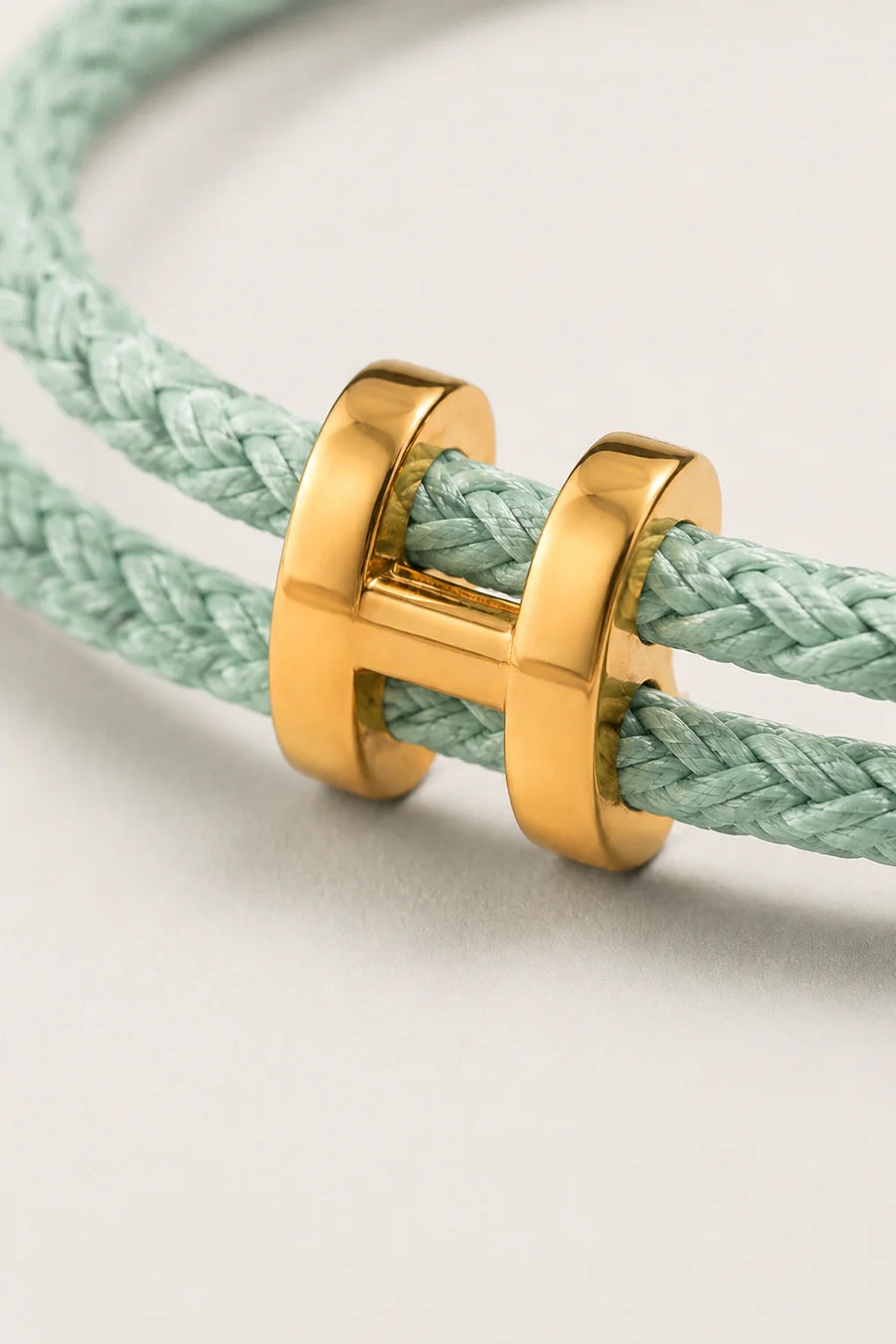 Le bracelet Monaco Menthe et Or