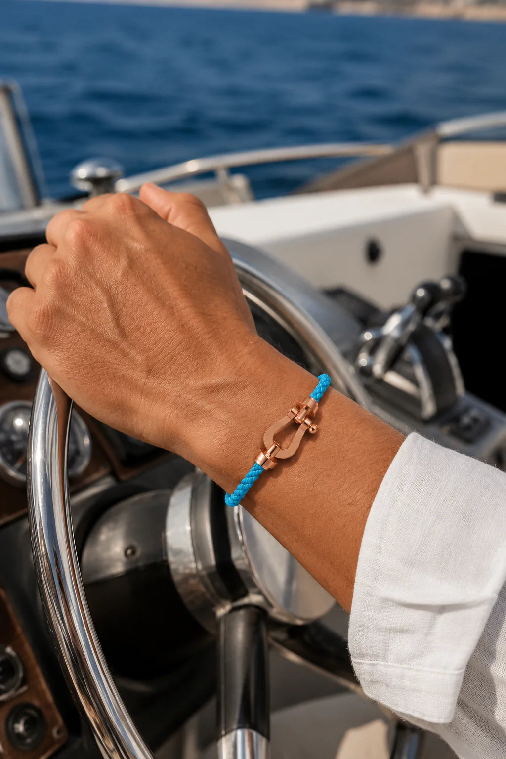 Das Riviera Armband in Hellblau und Roségold